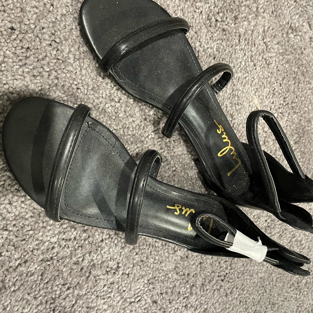 Black lulu sandals